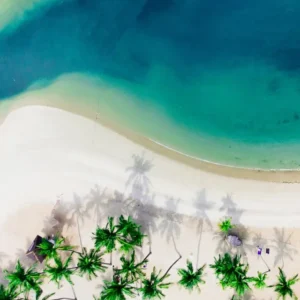 „Meer, Strand & Palmen“ – Ruhe. Weite. Gegenwart.