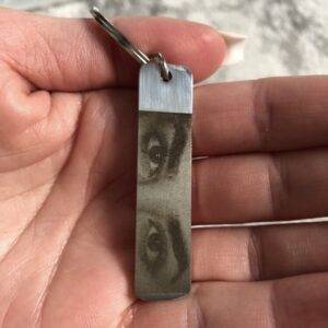 ???? Individuell gravierter Foto-Schlüsselanhänger mit Auge ????️ – Ein stylischer Begleiter mit Bedeutung!