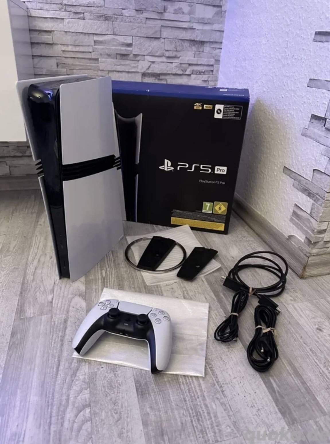 PS5 PRO 1 TB SSD - wie auf dem Bild DIGITAL