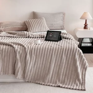 Kuscheldecke 200x230 cm - Warme Flausige Bettüberwurf Decke und Sofadecke - Ideale Geschenke für Mama, Frauen und Freundin