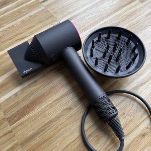 Dyson Supersonic Haartrockner // gebraucht fast neu