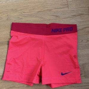 Nike Pro Shorts, Gr. M