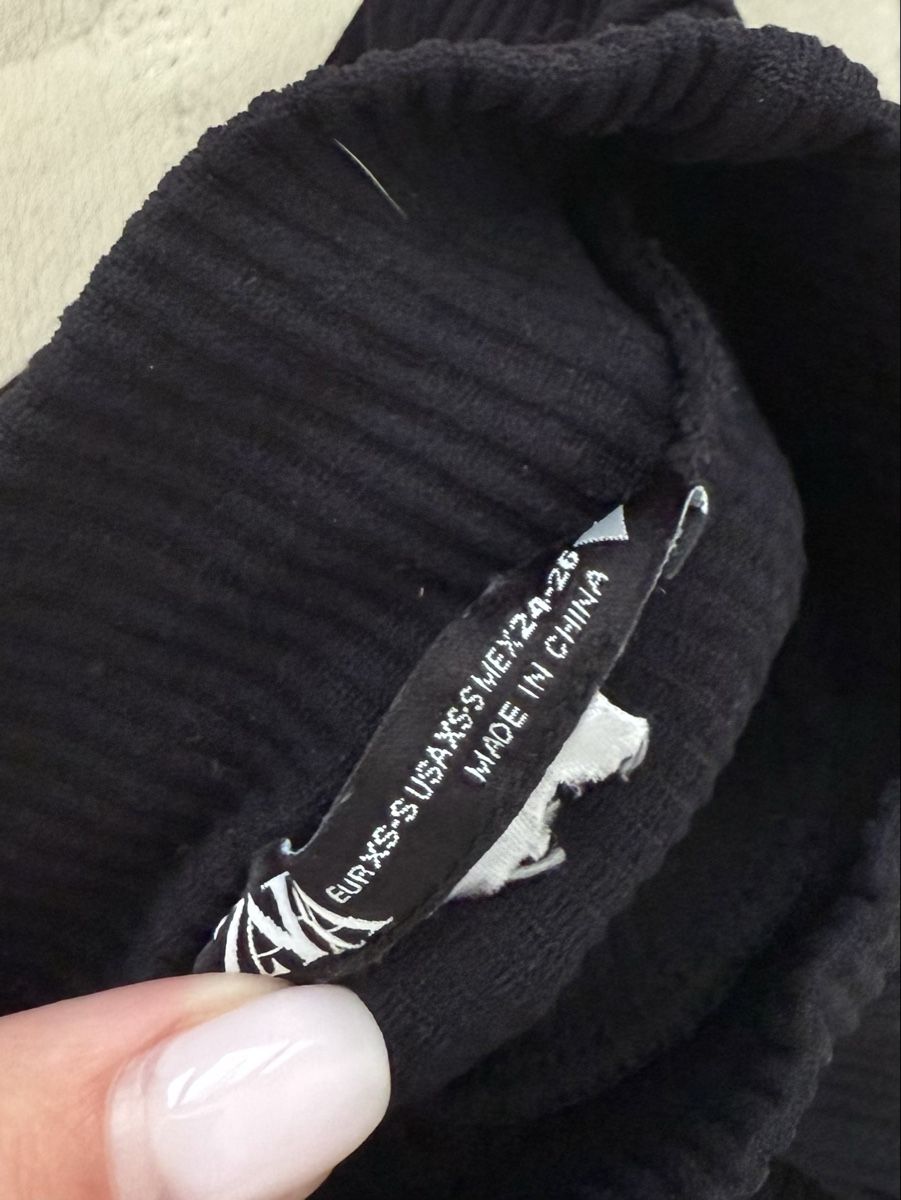 Schwarzes Zara Ripp-Top - Größe XS/S – Bild 3