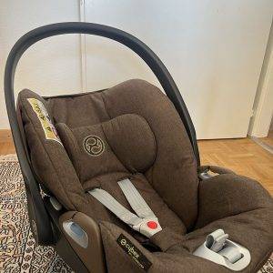 Cybex Cloud Z i-Size Plus Kindersitz mit Base Z Braun