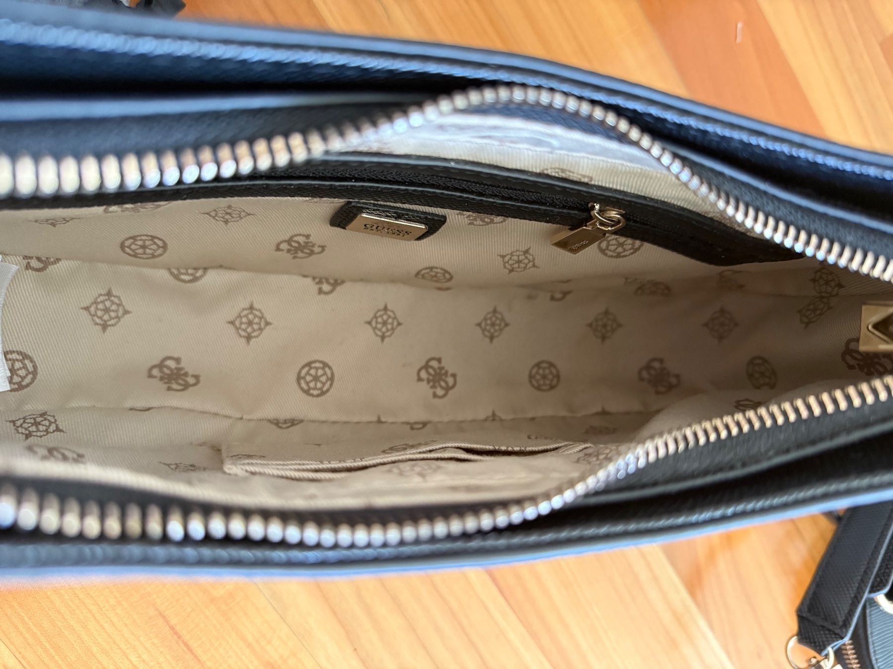 Guess Handtasche Schwarz - Neuwertig – Bild 4