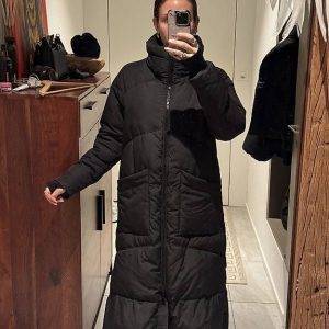 Warmer, langer Wintermandel xs getragen